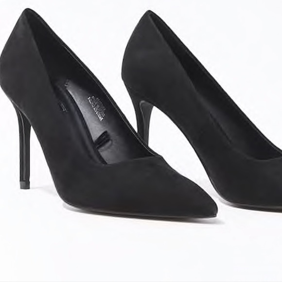 FOREVER 21 Black Pointed Toe High Heel Pumps - Picture 4 of 4